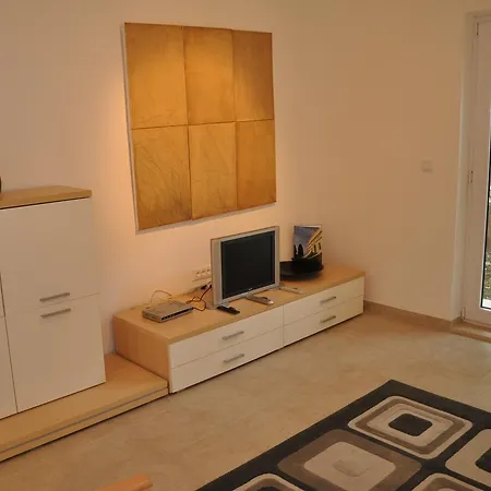 Sunde Apartment Podgora