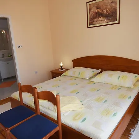 Sunde Apartment Podgora